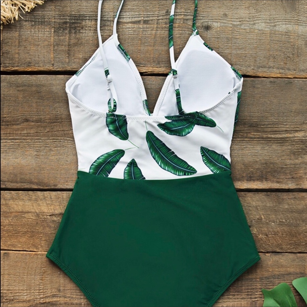 NEW Green Banana Leaf Twist-Front One-Piece Swimsuit Size XL - Picture 3 of 13